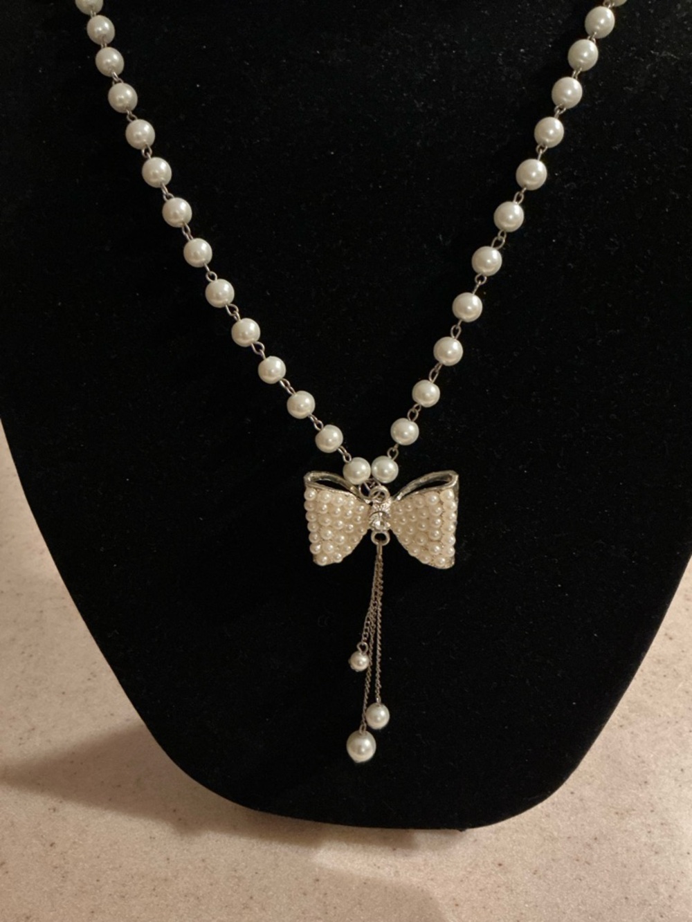 Pearl Bow Pendant Necklace - White Pearls 30 inch